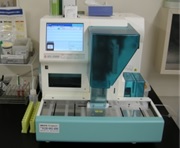 尿定性分析装置